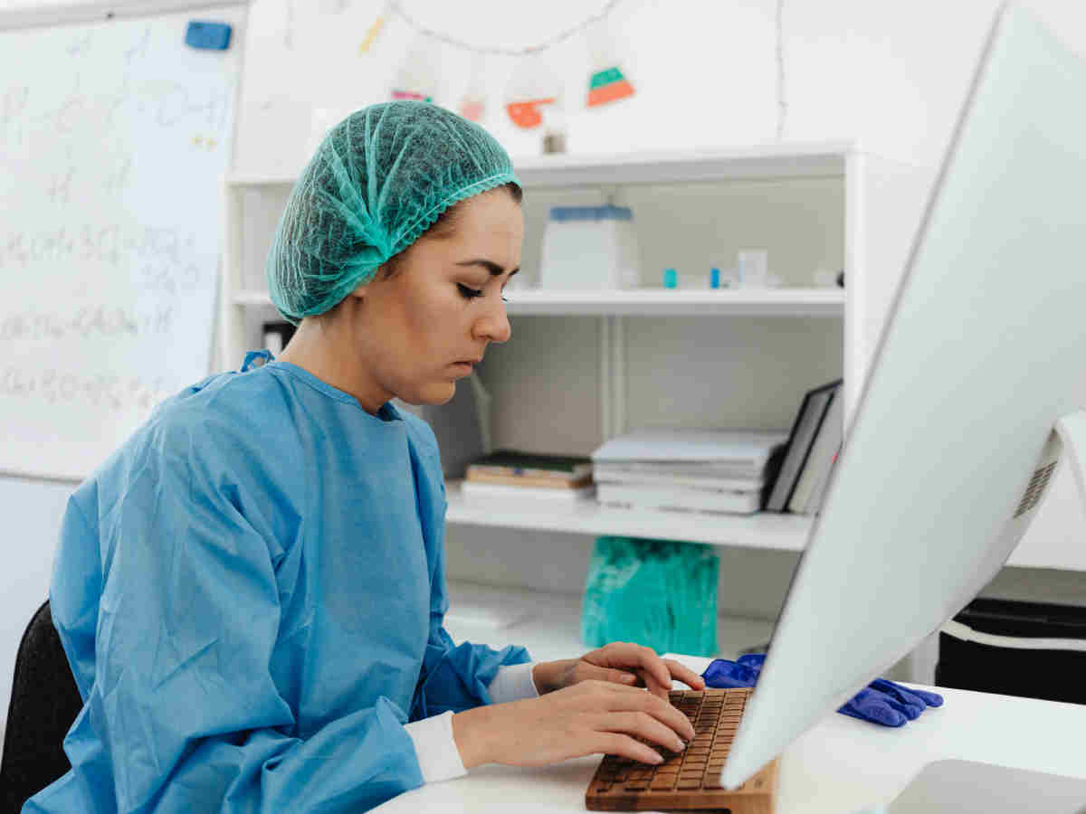 DigiBete, a Novel Chatbot to Support Transition to Adult Care of Young People/Young Adults With Type 1 Diabetes Mellitus: Outcomes From a Prospective, Multimethod, Nonrandomized Feasibility and Acceptability Study