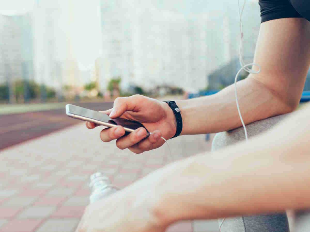 Wearable- and Mobile App–Based Activity Pacing and Fatigue Management in Post–COVID-19 Condition