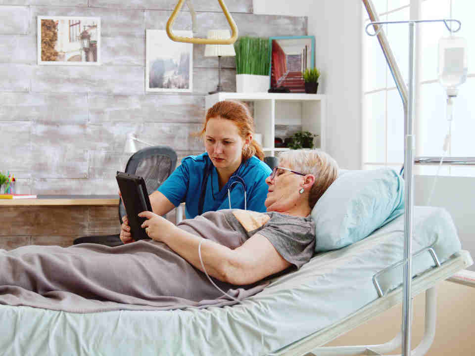 Clinician-Patient Asynchronous Text Messaging Communication in Hospital-at-Home Care: Qualitative Study