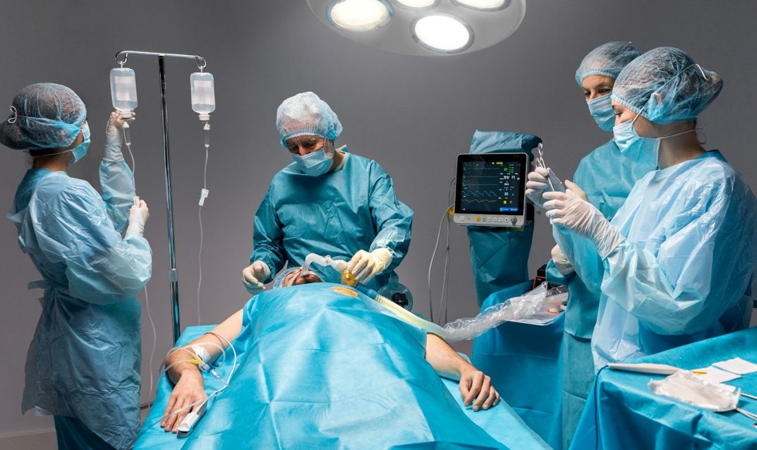 From Swelling to Surgery: How Medical Technology Helps Decide When to Remove an Enlarged Thyroid