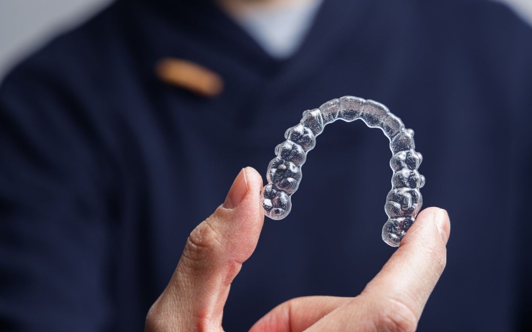Which Option Fits Your Needs? Invisalign vs Braces