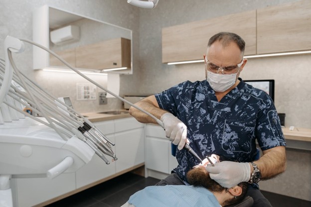 How Emergency Dentists in Oklahoma City Provide Fast Relief