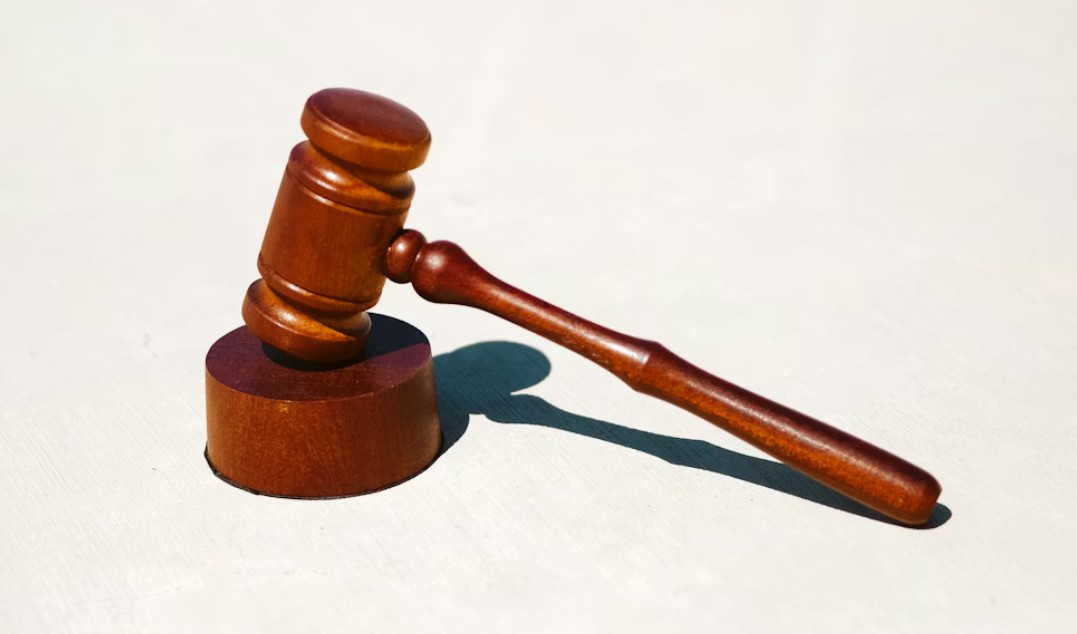 6 Signs It’s Time to Call a Truck Accident Lawyer After an Injury