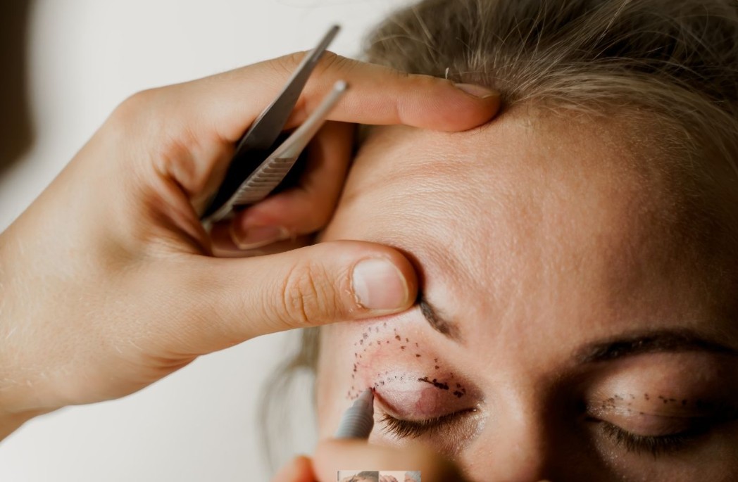 What Happens During a Blepharoplasty Consultation?